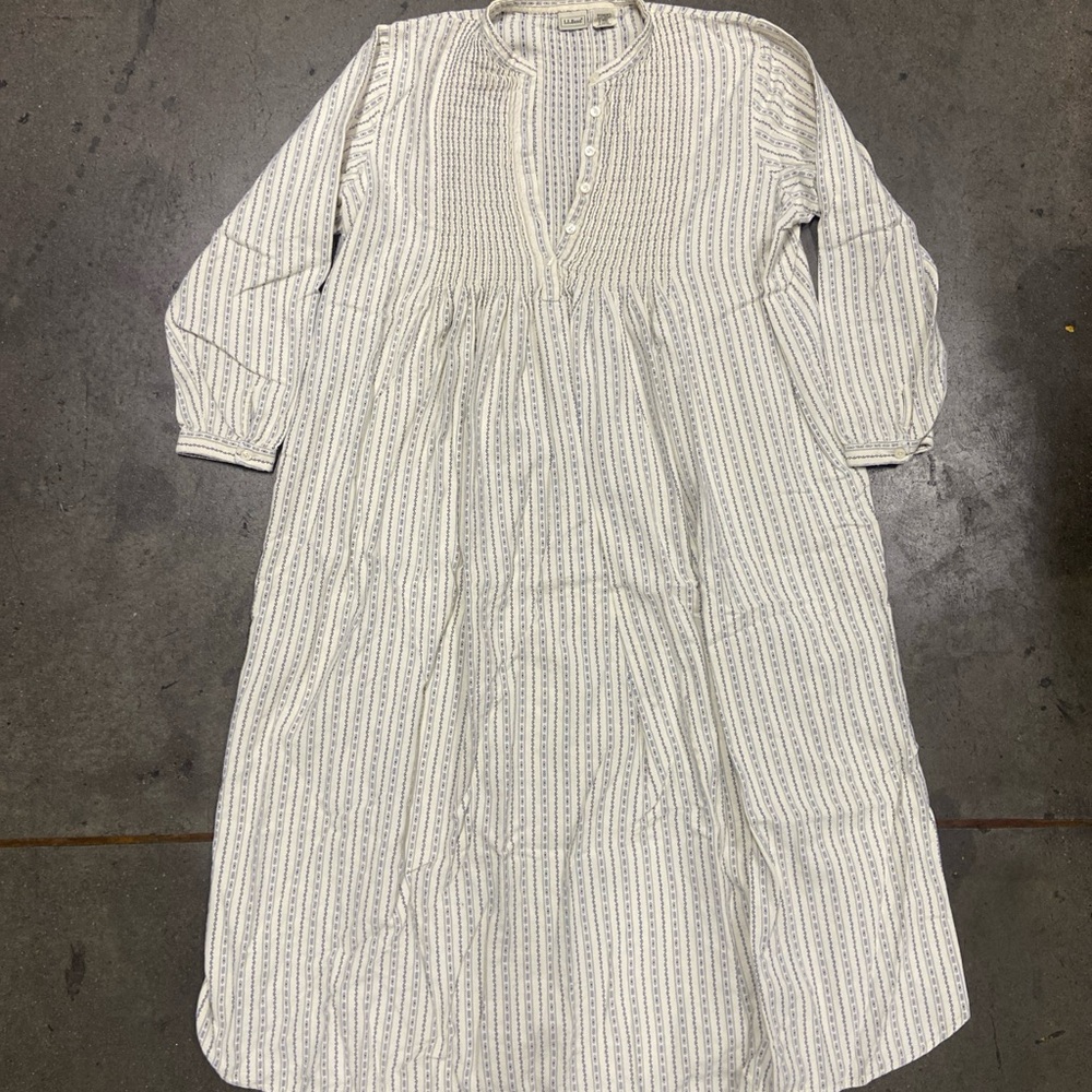 Sold Vintage LL Bean Blue Dobby Nightgown L Prarie Cotton Pintuck Womens